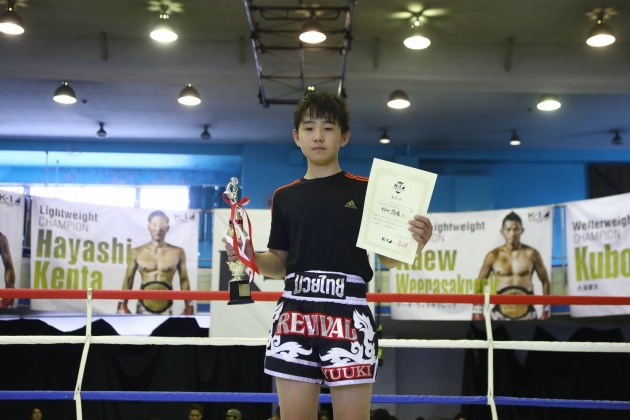 第27回K-1アマチュア　ジュニアBクラス1年生-50㎏ トーナメント 優勝　柏田悠希（REVIVAL GYM）