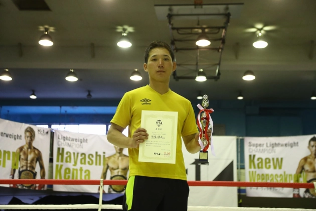 第27回K-1アマチュア　チャレンジ Bクラス トーナメント-65kg 優勝　手塚諒太（HYBRID-TKD昇龍総本部）