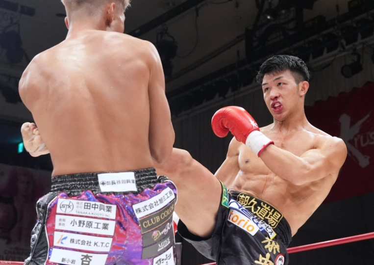 朝久泰央、稲垣柊に痛恨の一撃「30％の力で倒せる相手」＝11.15K-1MAX代々木第一 | K-1 OFFICIAL SITE | 格闘技イベント