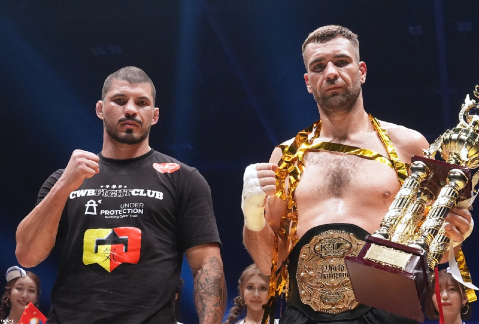 王者マナート(右)を挑発したマチャド(左)