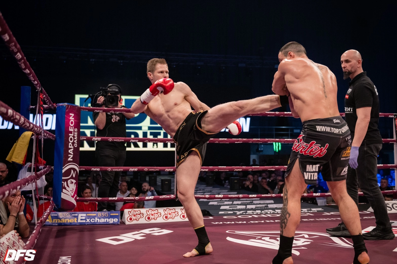 決勝戦はアダムチャックがマテイを下した