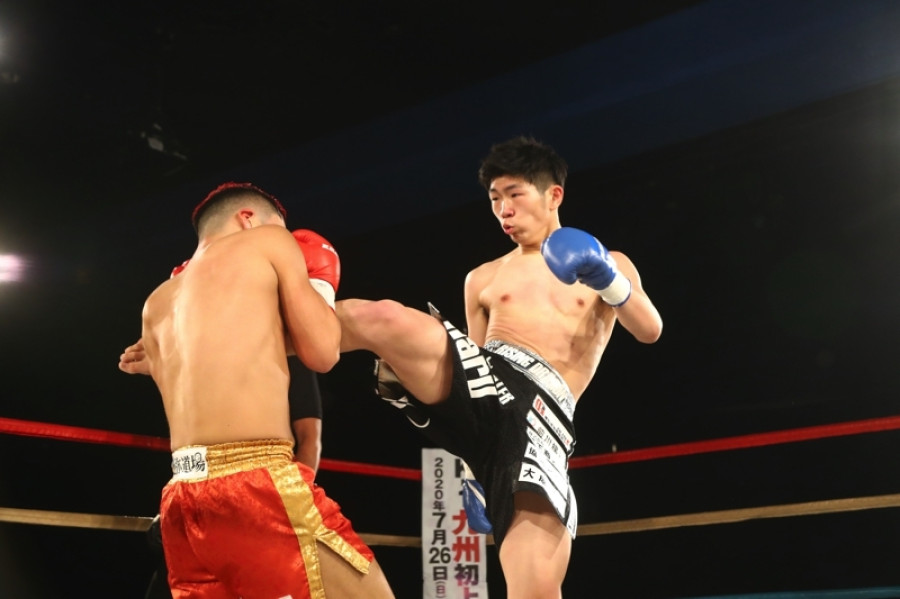 Khaos 10 4 4 土 新宿 K 1選抜vs格闘代理戦争は4勝3敗で代理戦争が勝ち越し 大将戦は代理戦争 古宮晴がk 1選抜 目黒翔大を撃破 Khaos 公式サイト K 1 Japan Group